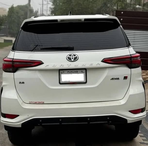 Toyota Fortuner 2023 1