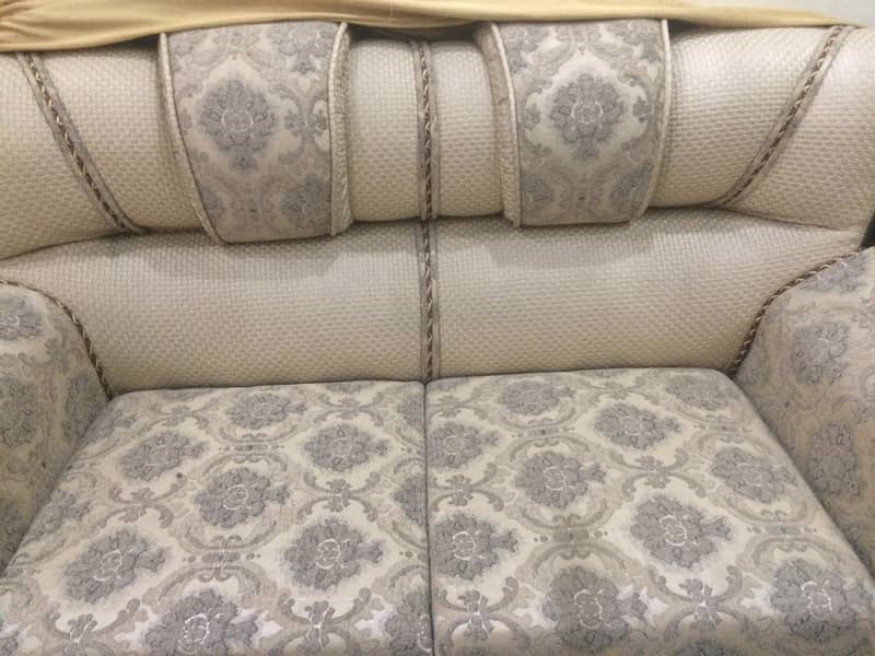 total 3 set of sofas all ok 2