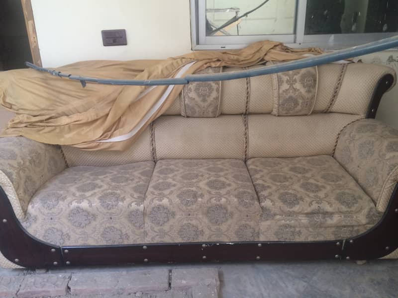 total 3 set of sofas all ok 3