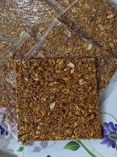 seasme peanut chikki