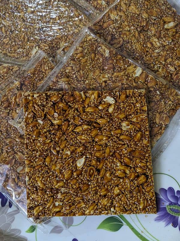 seasme peanut chikki 0