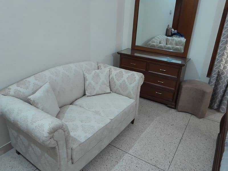 selling furniture 4