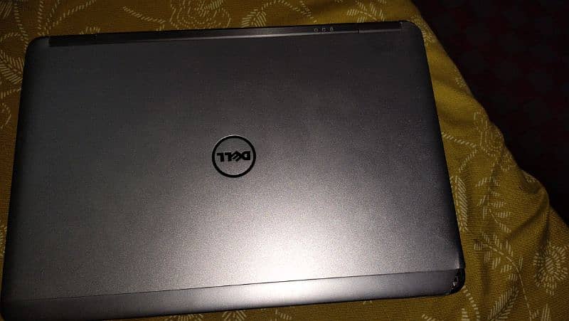 Dell 4th Generation, 4 GB RAM, 1