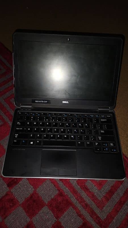 Dell 4th Generation, 4 GB RAM, 3