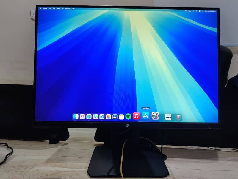 HP Borderless Gaming Monitor 1