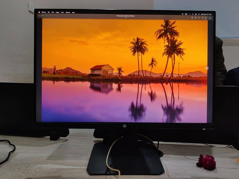 HP Borderless Gaming Monitor 5