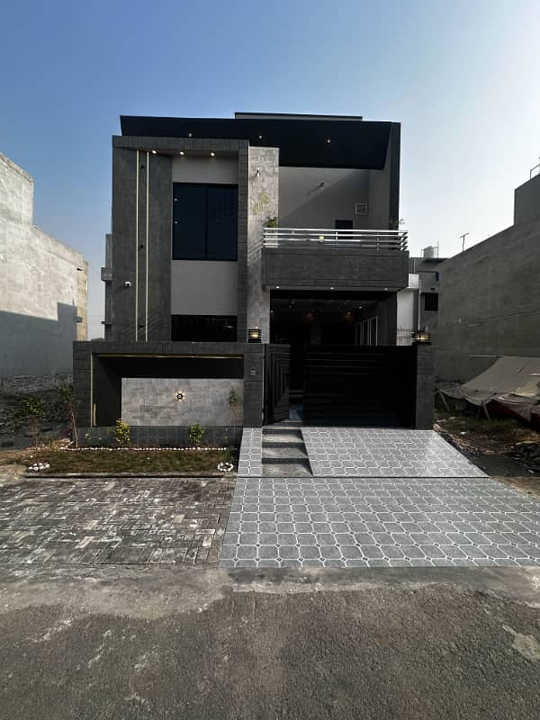 Luxury 5 Marla Brand-New House in A1 Block, Central Park Housing Scheme | Demand: 2 Crores 1