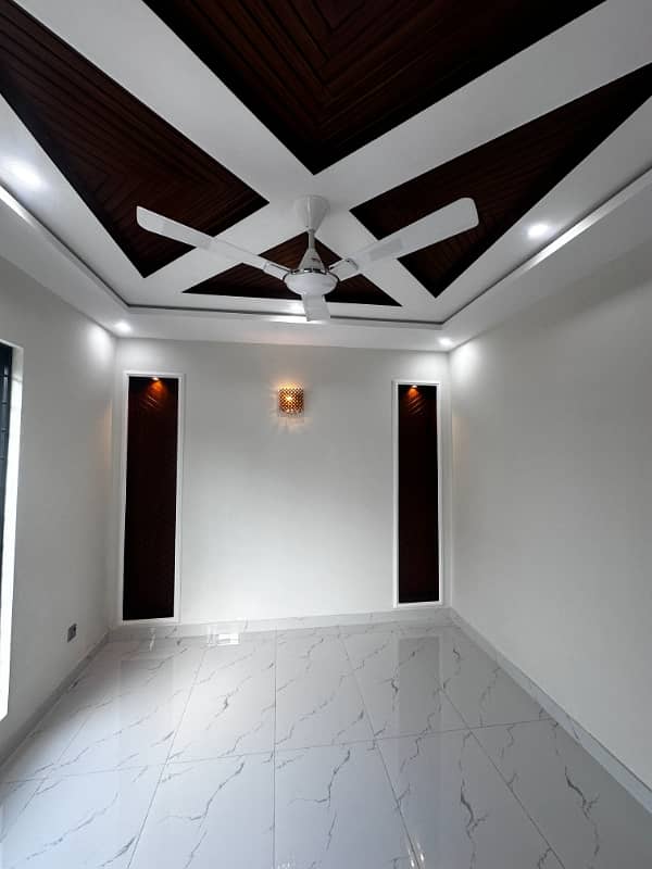 Luxury 5 Marla Brand-New House in A1 Block, Central Park Housing Scheme | Demand: 2 Crores 27