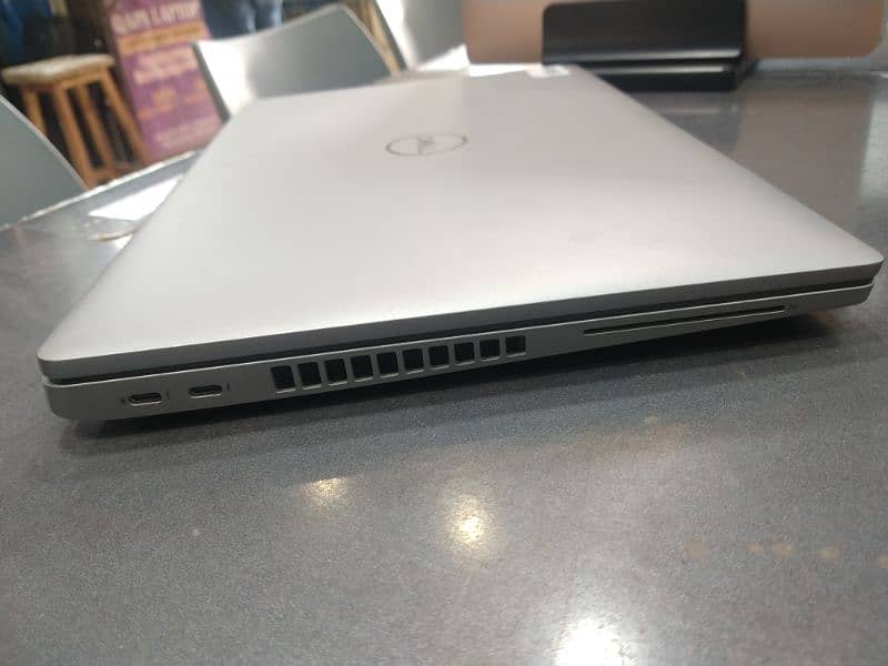 Dell latitude 5530 0