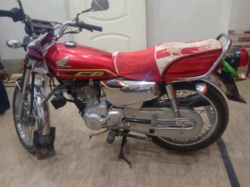 Honda CG 125 Special Edition 2022 4