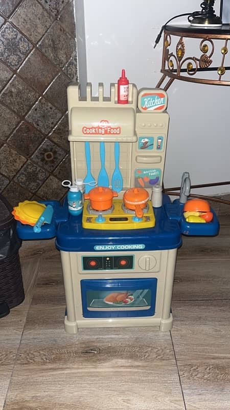 school bag with lunch box and kitchen set 0