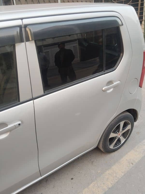 Suzuki Wagon R 2018 3