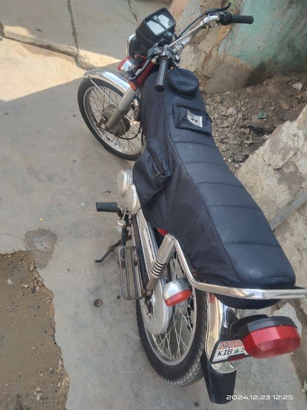 Honda 125 2nd owner Karachi num only call no olx chat 3