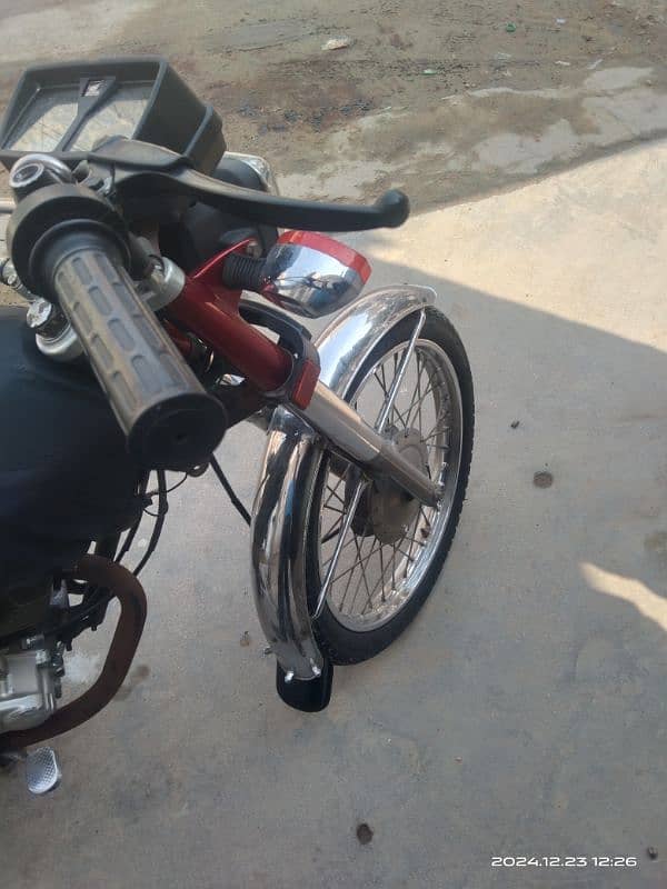 Honda 125 2nd owner Karachi num only call no olx chat 5