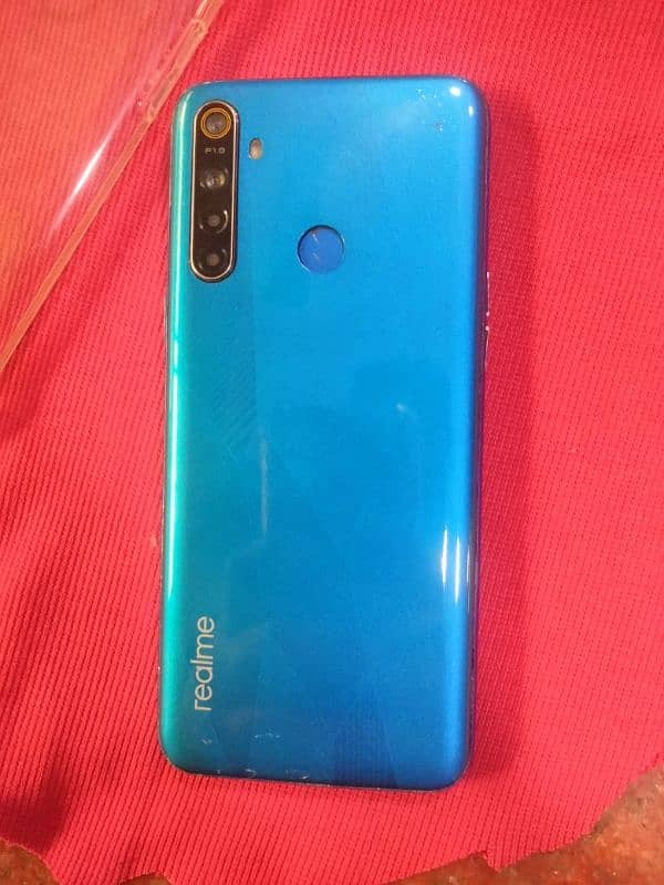 realme 5 4+128 Gb 0