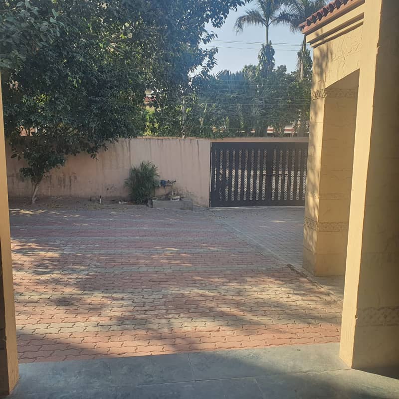 2 Kanal Beautiful House for Rent in Gulberg 0