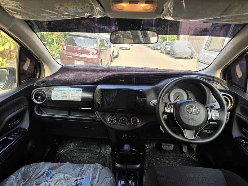 Toyota Vitz 2018 7