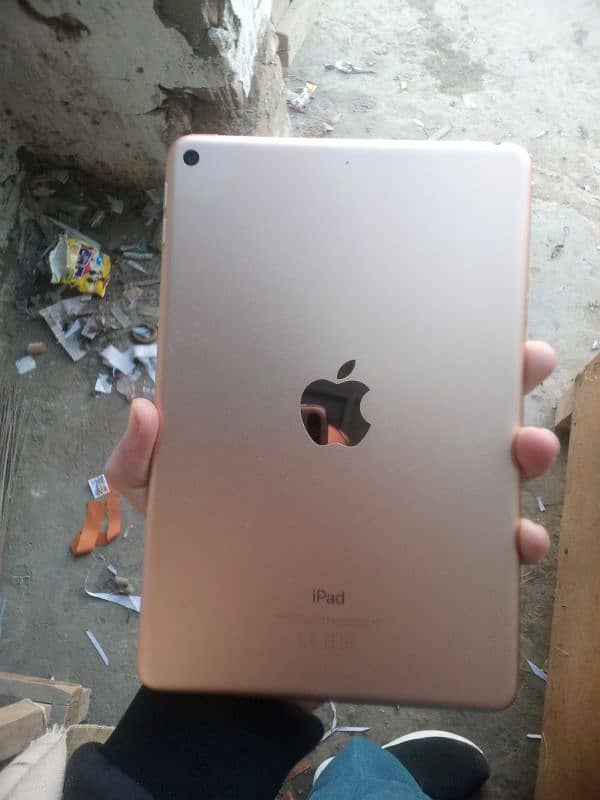 iPad mini5 64GB touch tura karak baqy all ok best for pubg 2