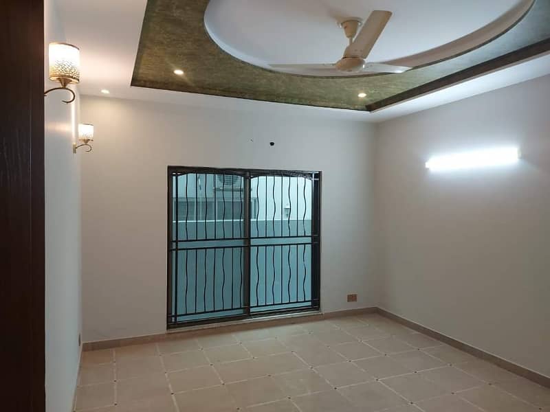 10 Marla Used House For Sale In Valencia Town 12