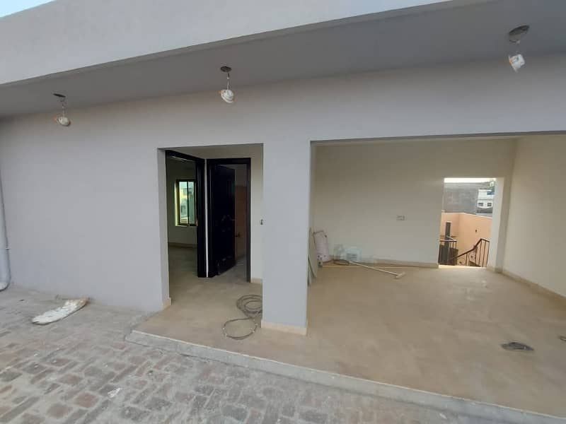 10 Marla Used House For Sale In Valencia Town 13