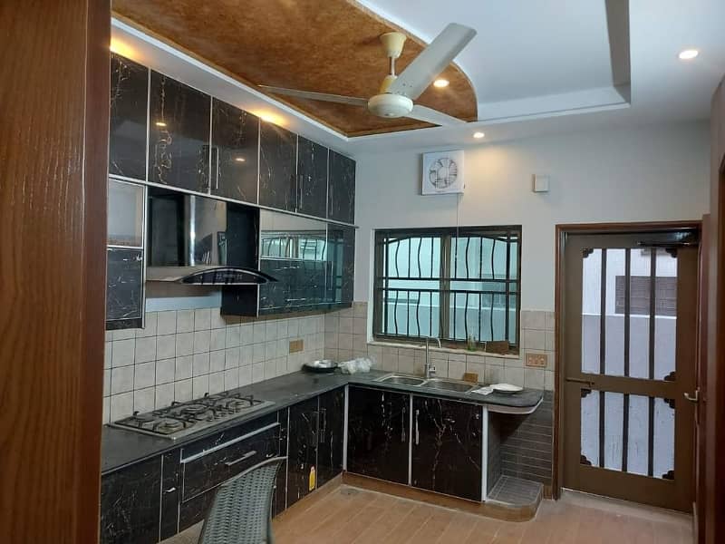 10 Marla Used House For Sale In Valencia Town 14