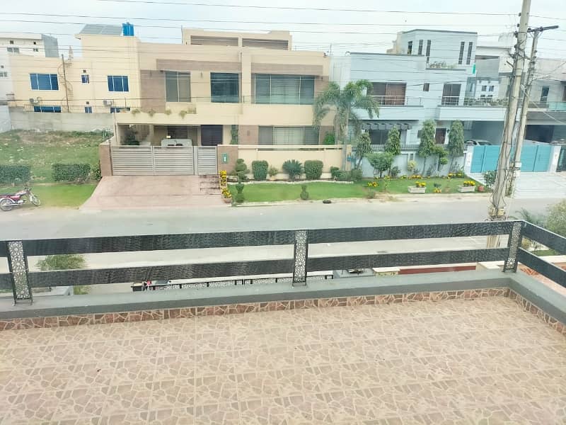 Kanal Used House For Sale On 60 Feet Road In Valencia Town Near Jami Masjid Chowk 31