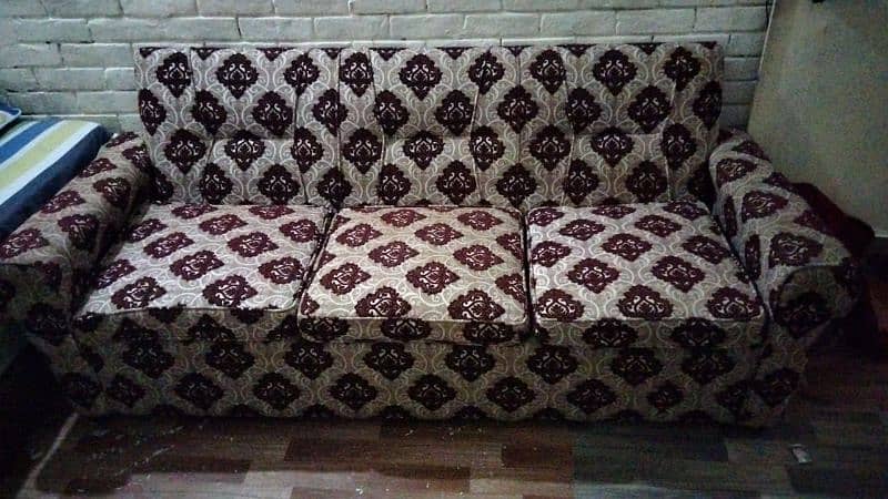 5 seater sofa with cover 10/10 condition 2