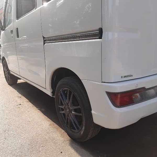 daihatsu hijet 2024 import 10