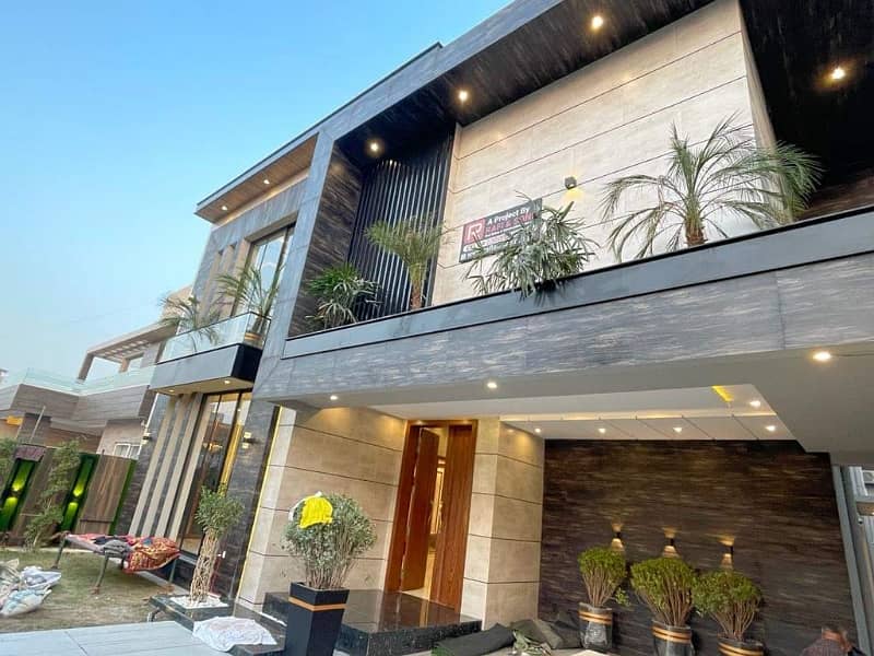 KANAL BRAND NEW ULTRA MODERN BUNGALOW FOR SALE 1