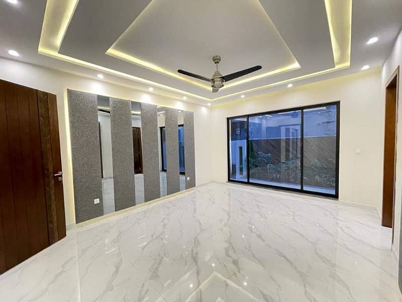 KANAL BRAND NEW ULTRA MODERN BUNGALOW FOR SALE 3