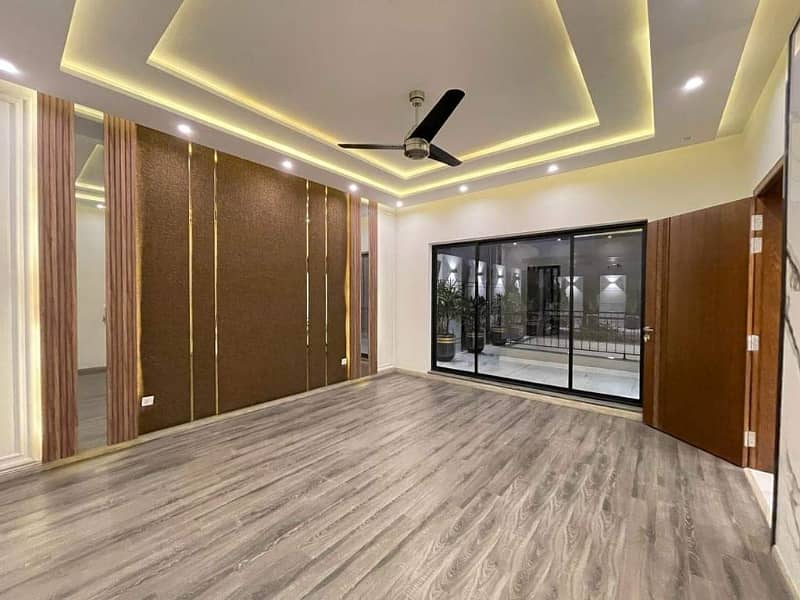 KANAL BRAND NEW ULTRA MODERN BUNGALOW FOR SALE 4