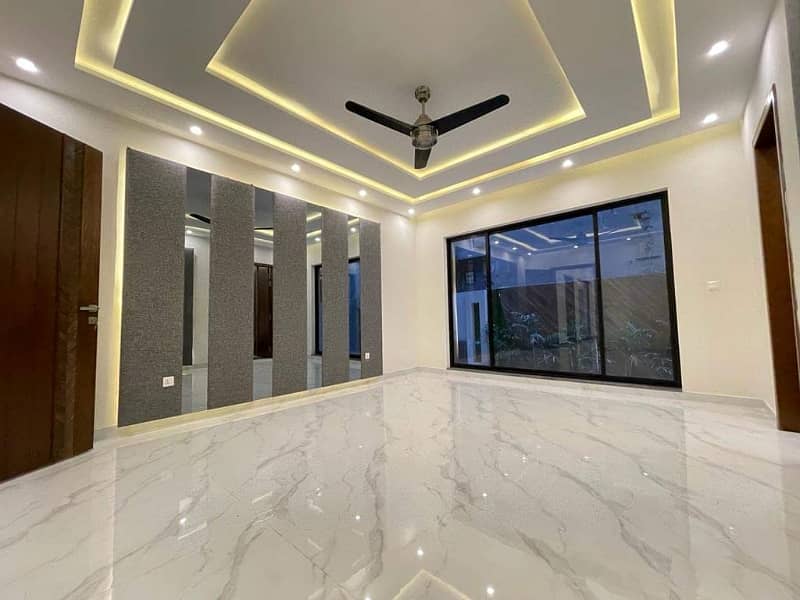 KANAL BRAND NEW ULTRA MODERN BUNGALOW FOR SALE 6