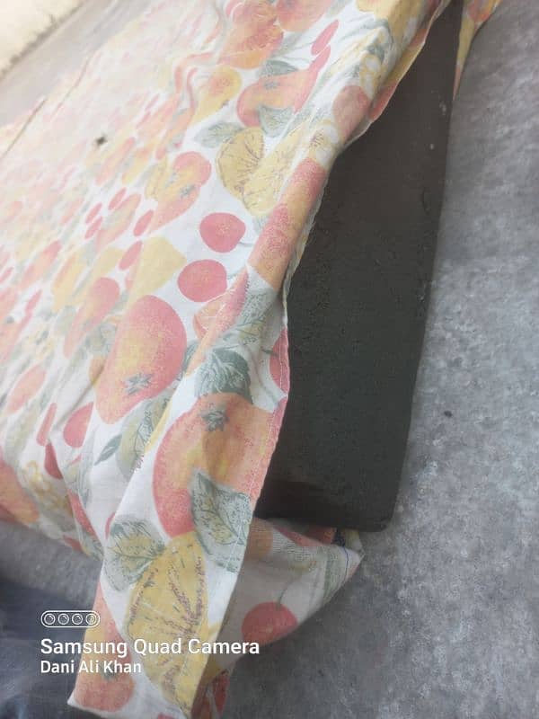 2 single bad mattress in cheap price 1