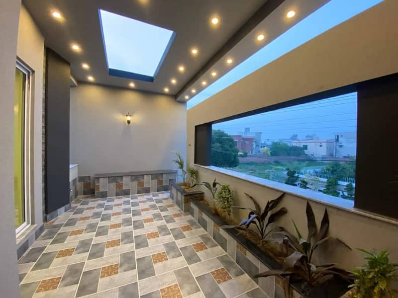 1 KANAL NEW MODERN DESIGN BUNGALOW IS AVAILABLE FOR SALE 10