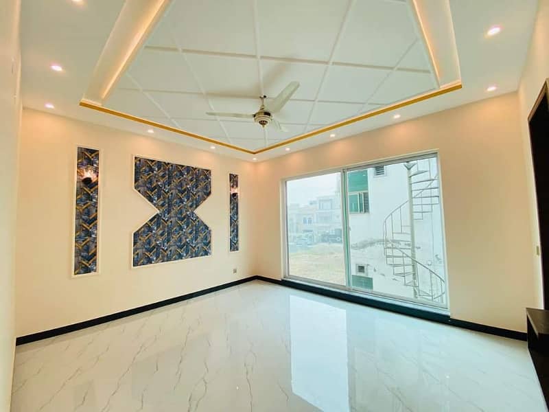 1 KANAL NEW MODERN DESIGN BUNGALOW IS AVAILABLE FOR SALE 21