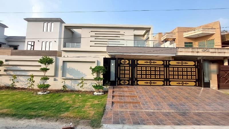 Owner Build Kanal Modern House FOR sale With Basment 4