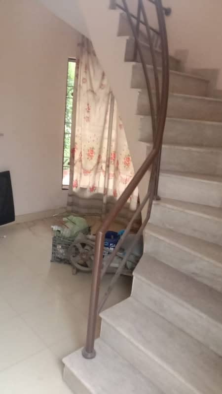 Kanal Owner Build House For Sale In Valencia Town 17