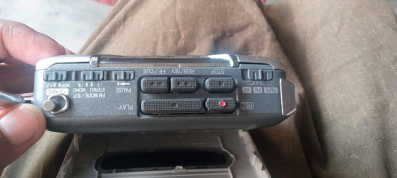 Stereo Dynamic Sound recorder/ Tape / FM- AM radio 1