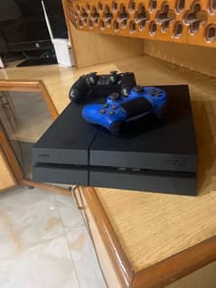 ps4 with 2 controllers