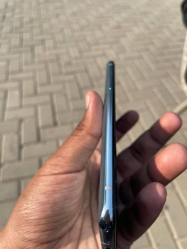 OnePlus 8T 9.5/10 Condition 8