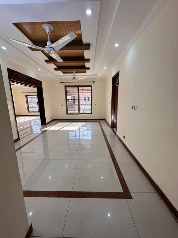 3 bedroom beautiful upper portion available for rent 1