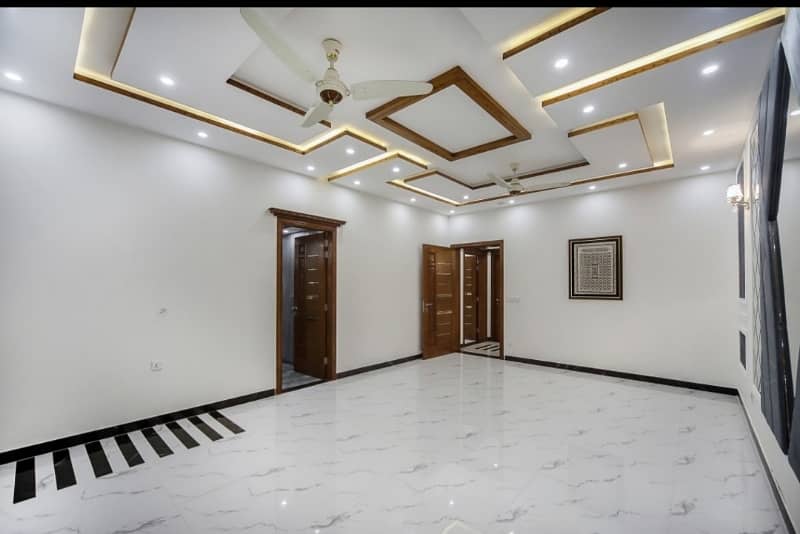 2KANAL LUXURY BUNGALOW FOR Sale in Wapda Town 13