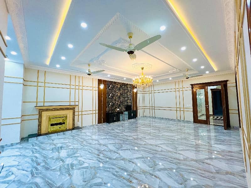 2 KANAL Luxury BUNGALOW FOR SALE IN VALENCIA TOWN LAHORE 4