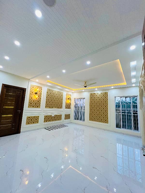 2 KANAL Luxury BUNGALOW FOR SALE IN VALENCIA TOWN LAHORE 5