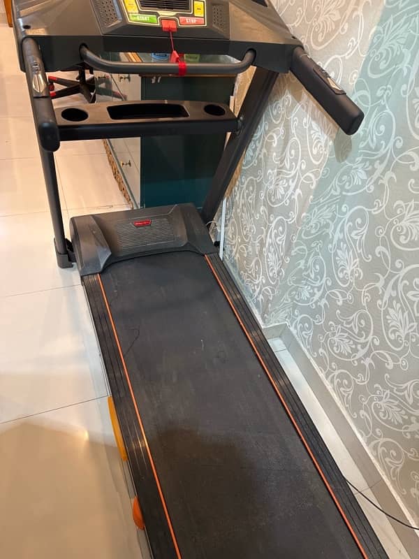 Slim line AC150 fully automatic treadmill 1