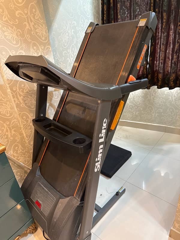 Slim line AC150 fully automatic treadmill 6