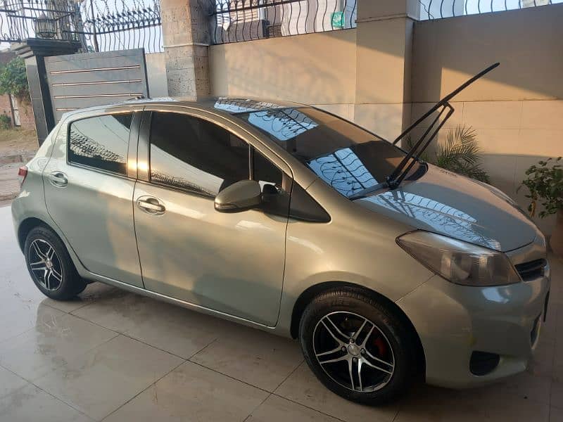 Toyota Vitz 2013 4