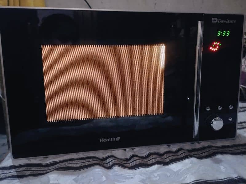 MICROWAVE OVEN DAWLANCE only used for 4 months 2