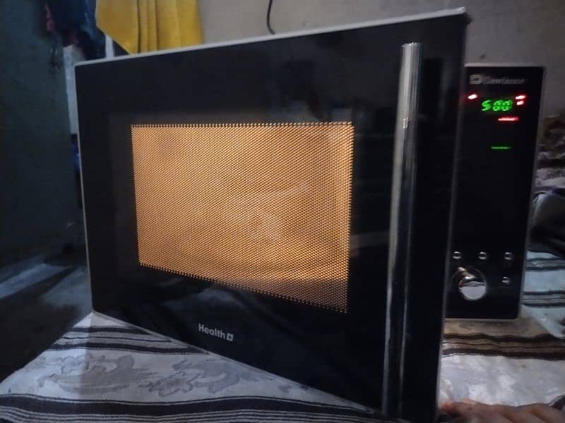 MICROWAVE OVEN DAWLANCE only used for 4 months 3