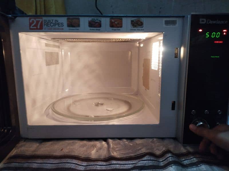 MICROWAVE OVEN DAWLANCE only used for 4 months 6